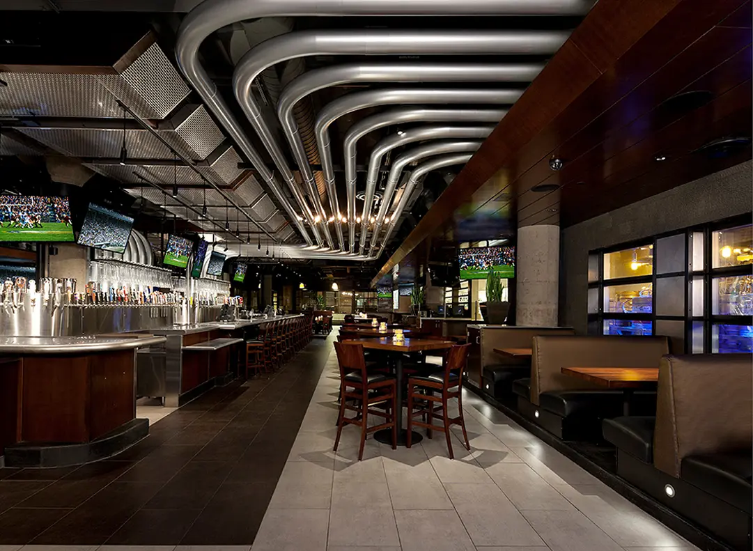 Interior of Yard House at DOCO in Sacramento